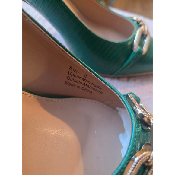 NEW YORK AND COMPANY - Picture 8 of 9